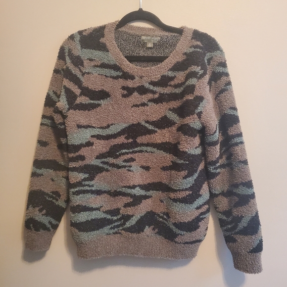 Barefoot Dreams CozyChic Women's Pullover Soft Sweater In Camoflauge‎ Size M - Picture 3 of 7